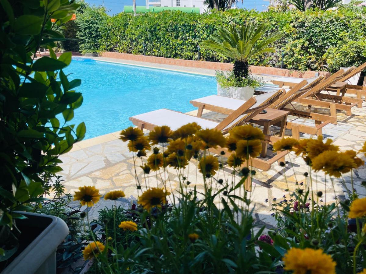 Jb Hotel Σαράντα Εξωτερικό φωτογραφία