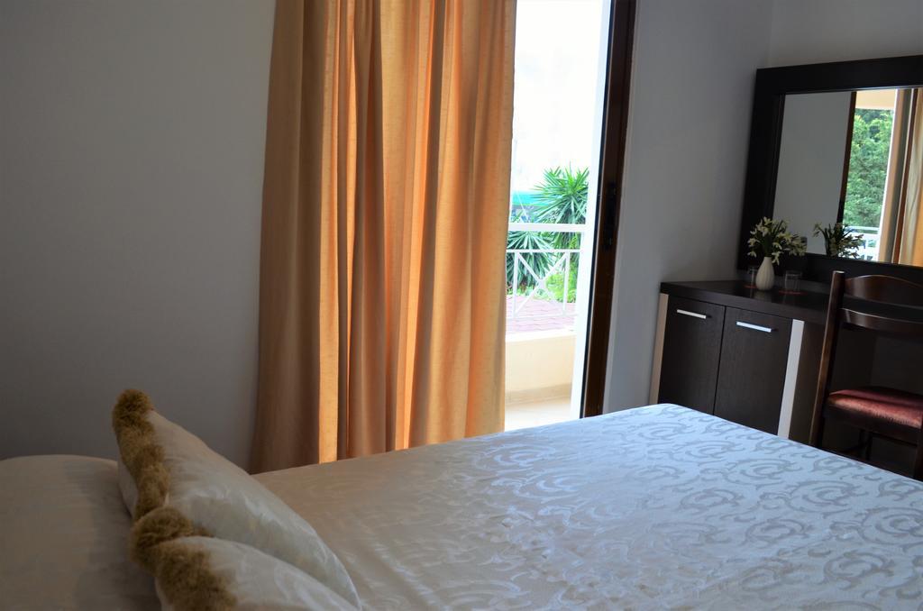 Jb Hotel Σαράντα Εξωτερικό φωτογραφία