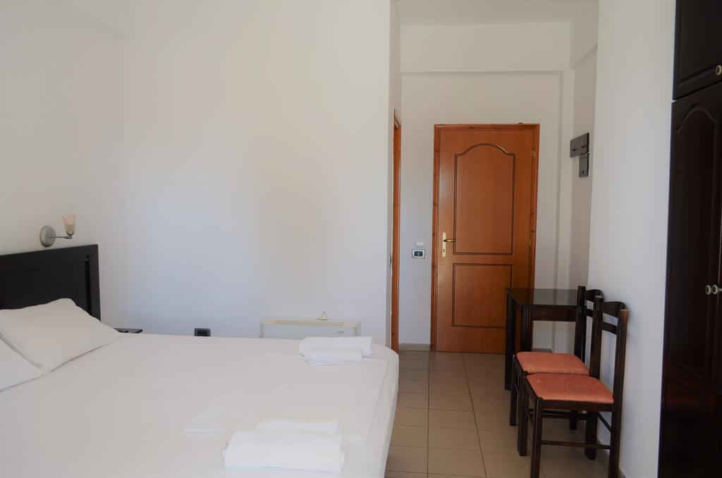 Jb Hotel Σαράντα Εξωτερικό φωτογραφία