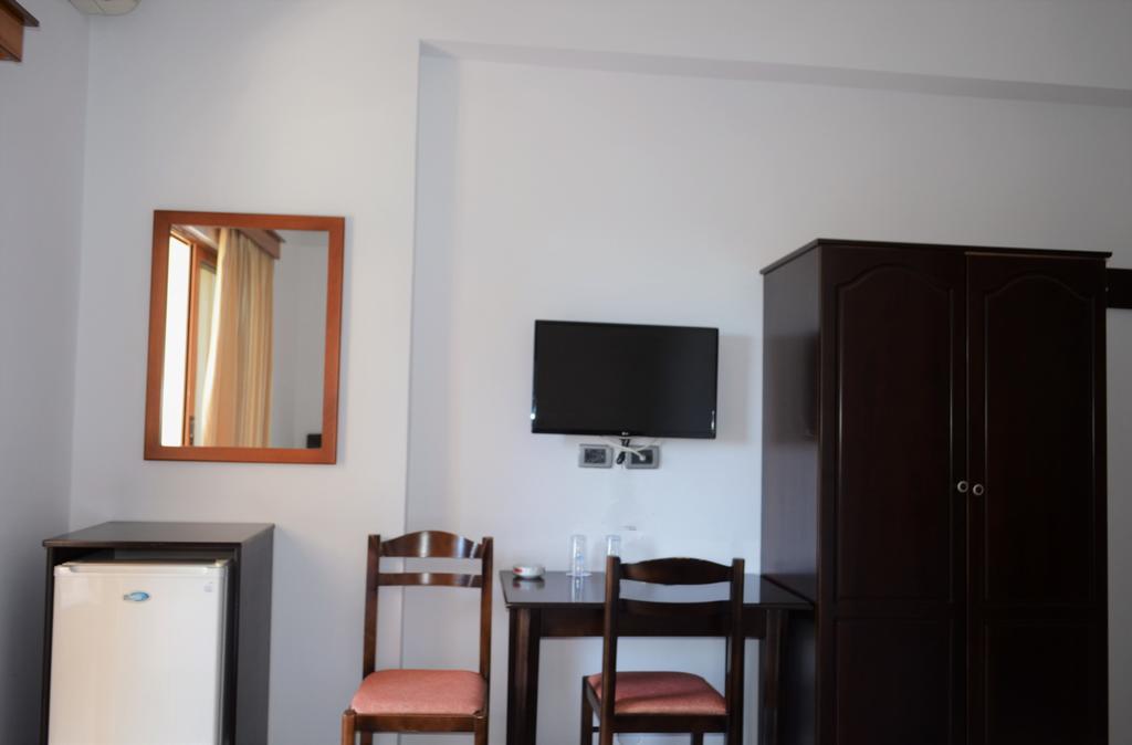 Jb Hotel Σαράντα Εξωτερικό φωτογραφία