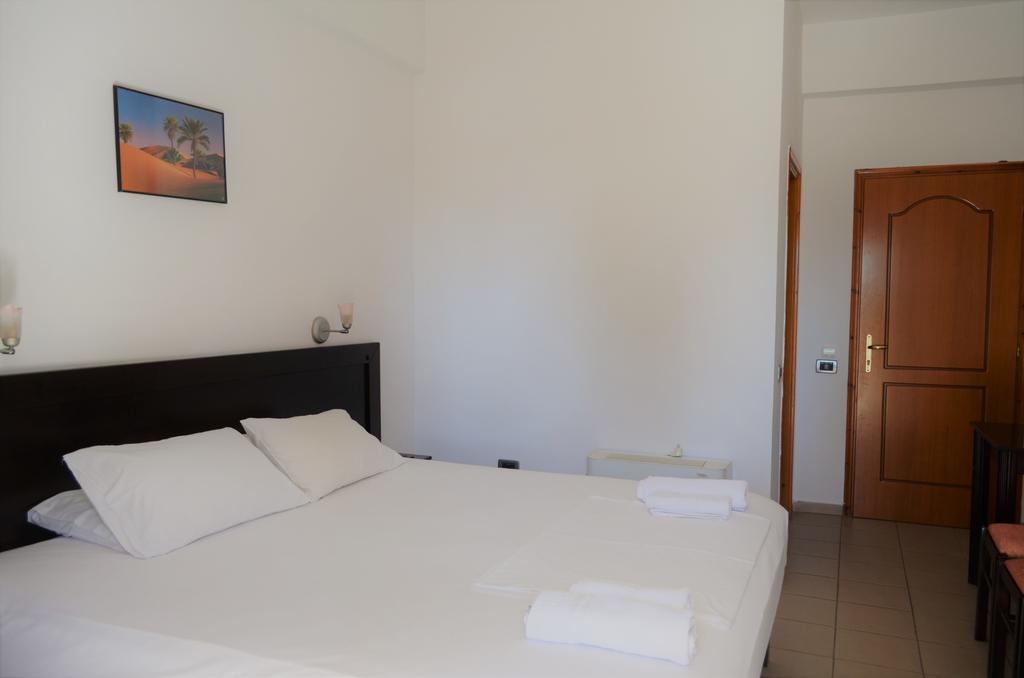 Jb Hotel Σαράντα Εξωτερικό φωτογραφία
