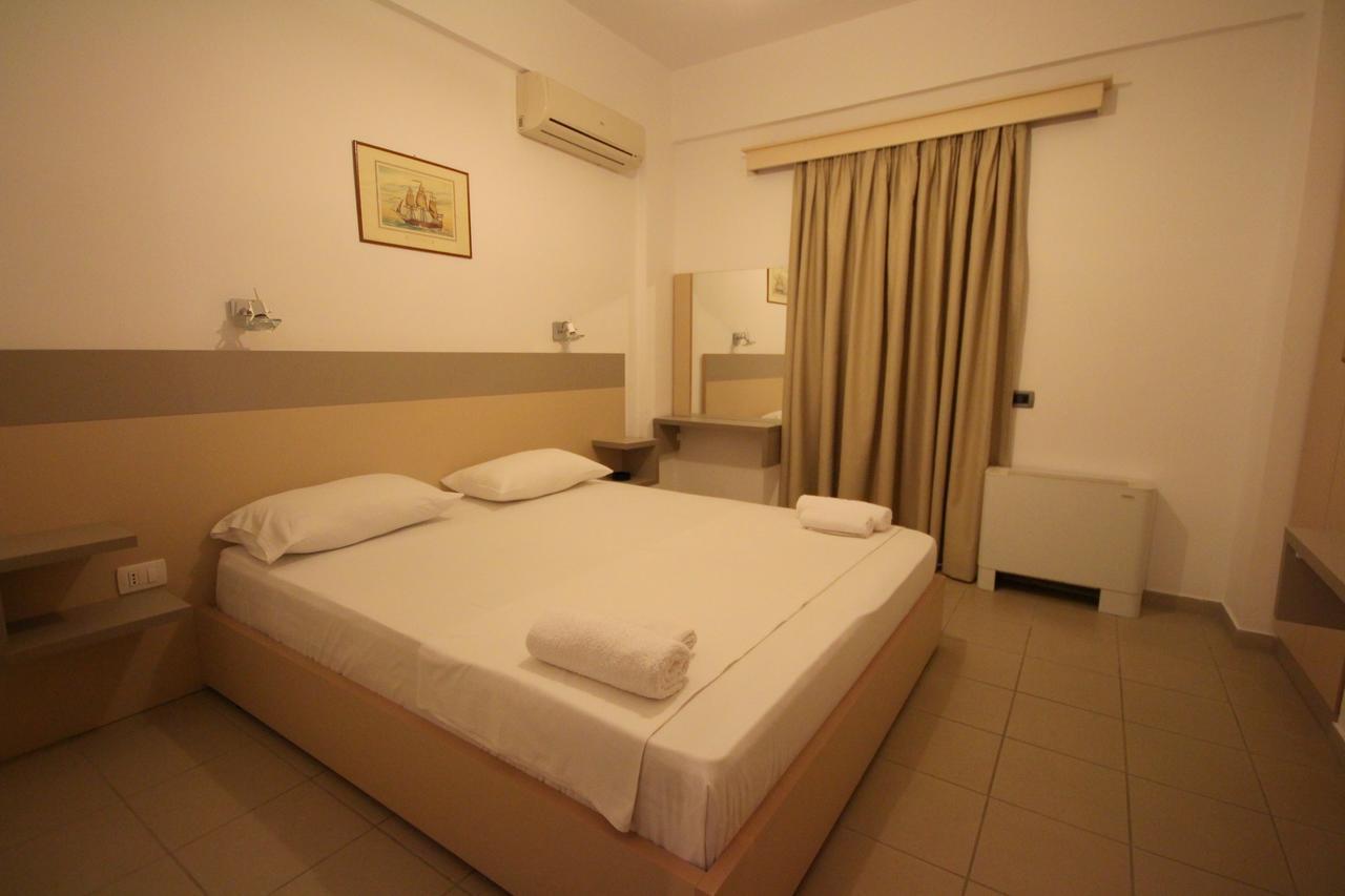Jb Hotel Σαράντα Εξωτερικό φωτογραφία