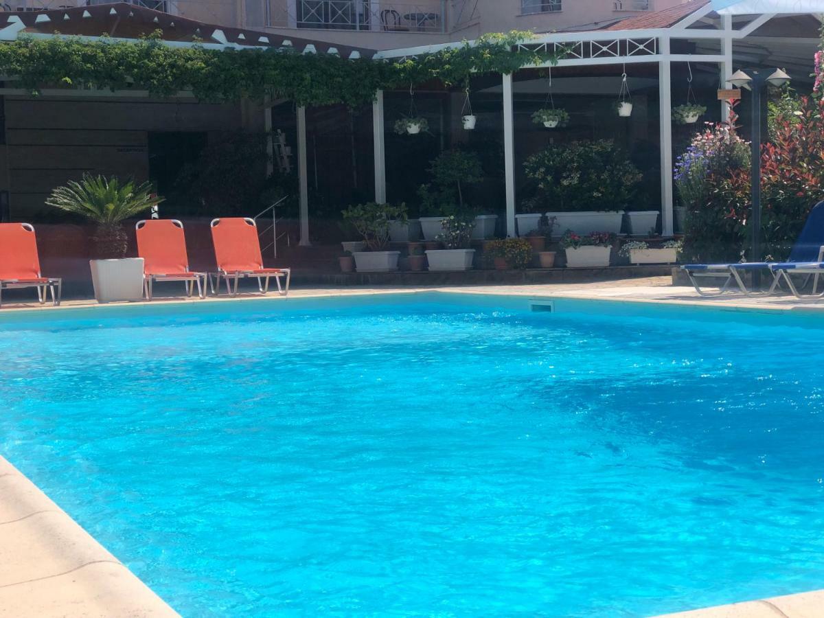 Jb Hotel Σαράντα Εξωτερικό φωτογραφία